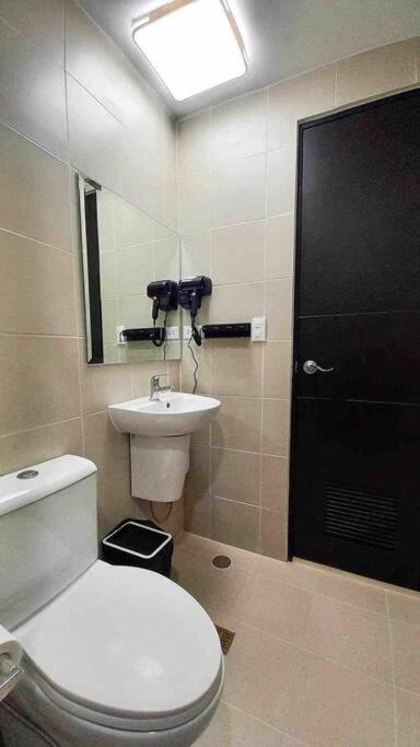 1Br With Extra Room At One Regis- Megaworld Bacolod Esterno foto